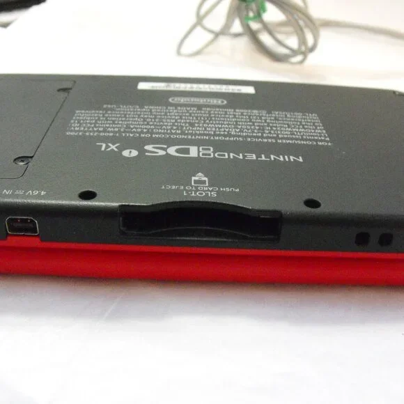 Nintendo DSi XL Red Mario 25th Anniversary Edition Region Free - Picture 6 of 13